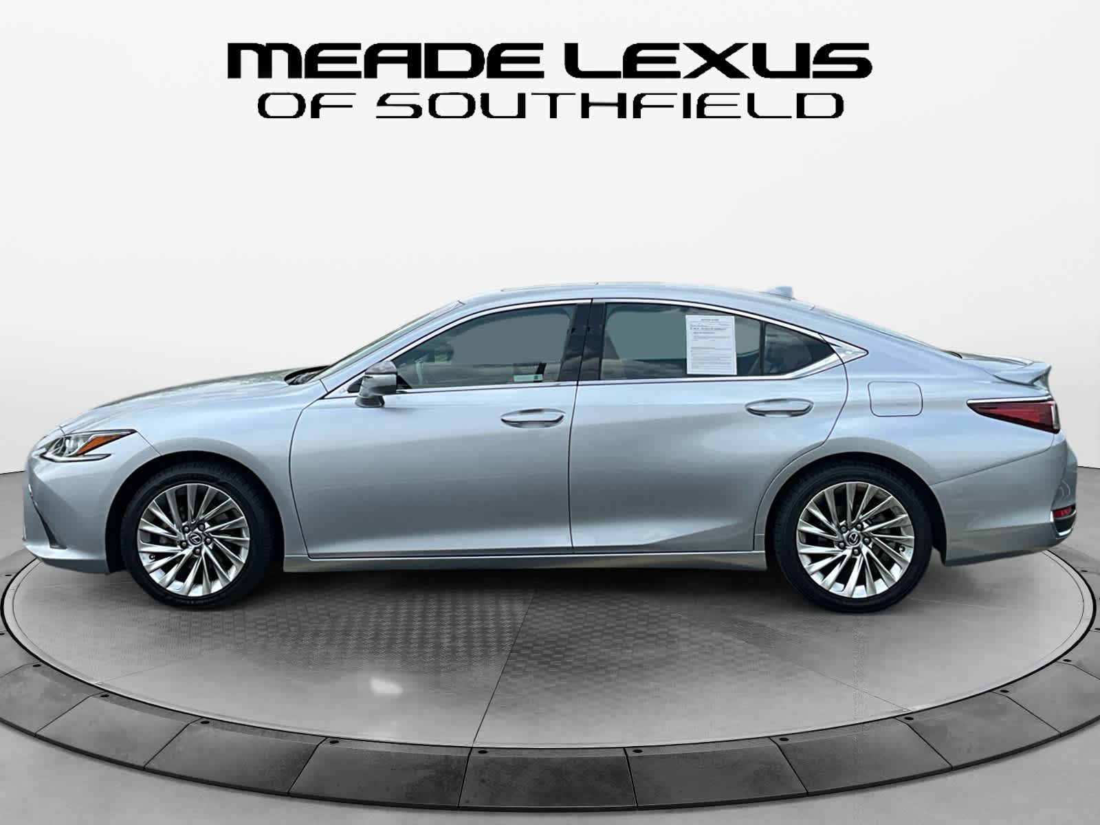 2023 Lexus ES 300h Luxury