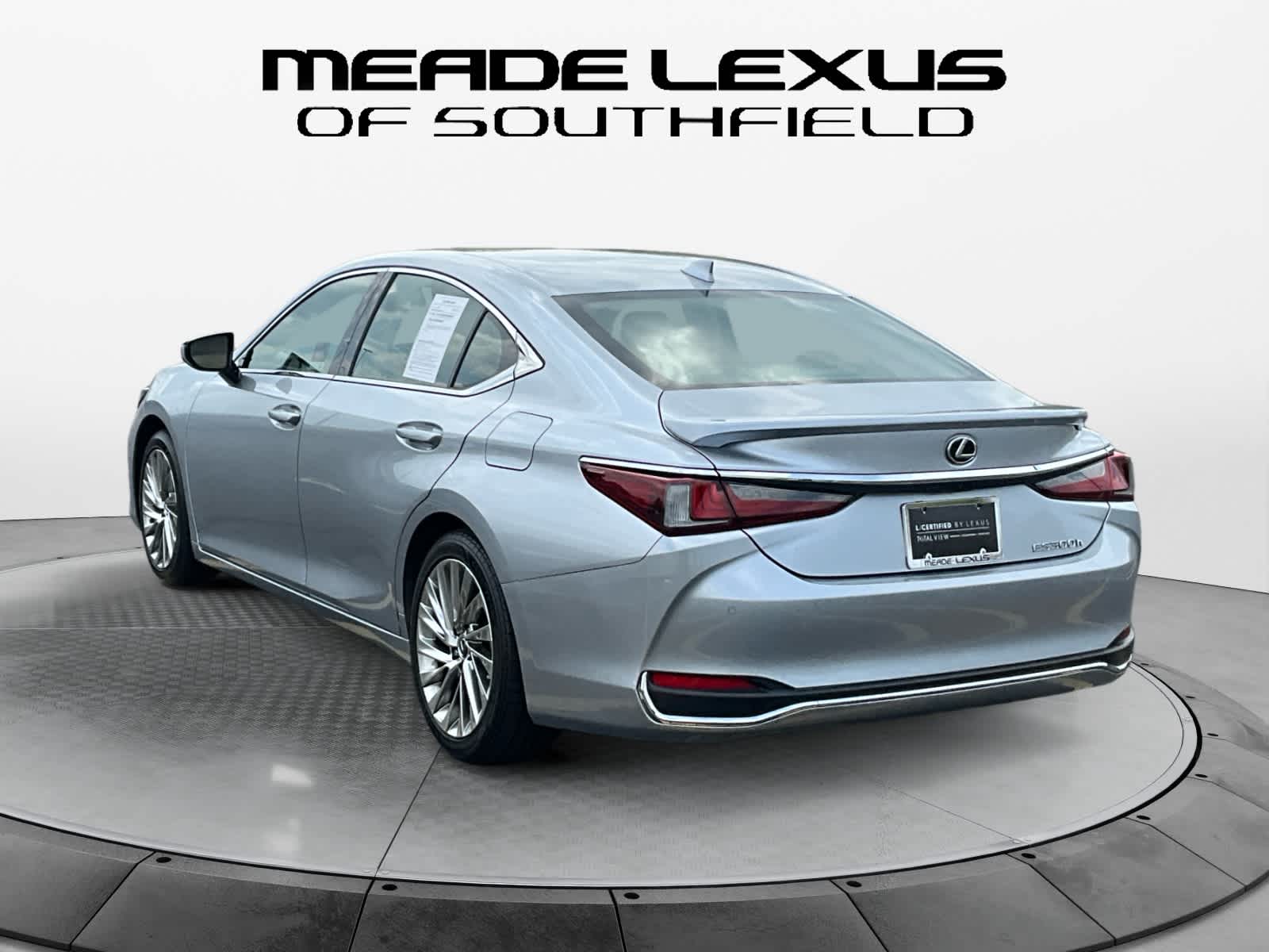 2023 Lexus ES 300h Luxury