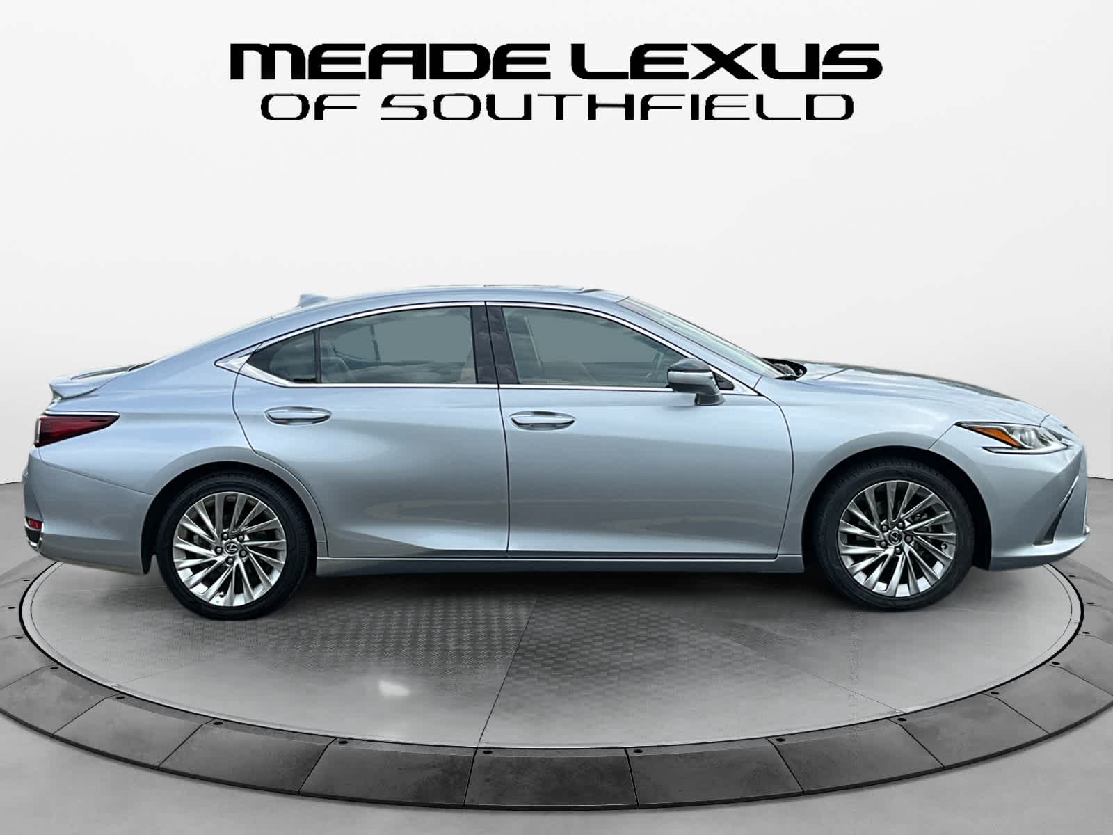 2023 Lexus ES 300h Luxury