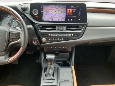 2022 Lexus ES 300h Luxury