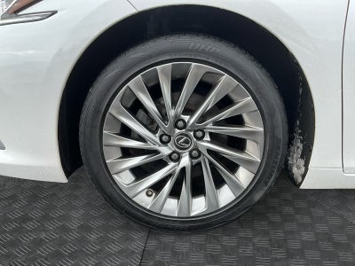 2022 Lexus ES 300h Luxury