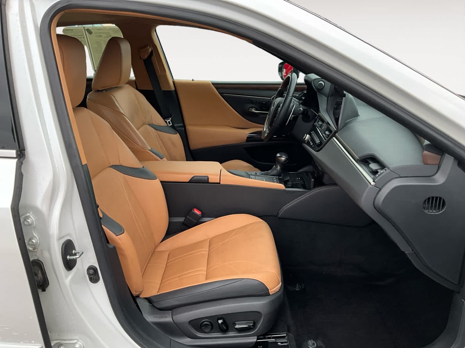 2022 Lexus ES 300h Luxury