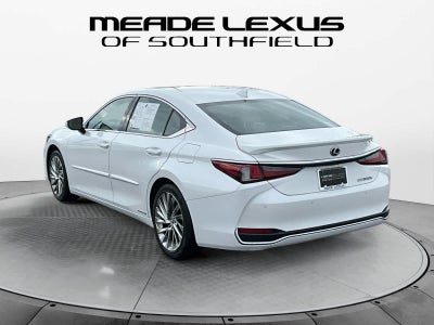 2022 Lexus ES 300h Luxury