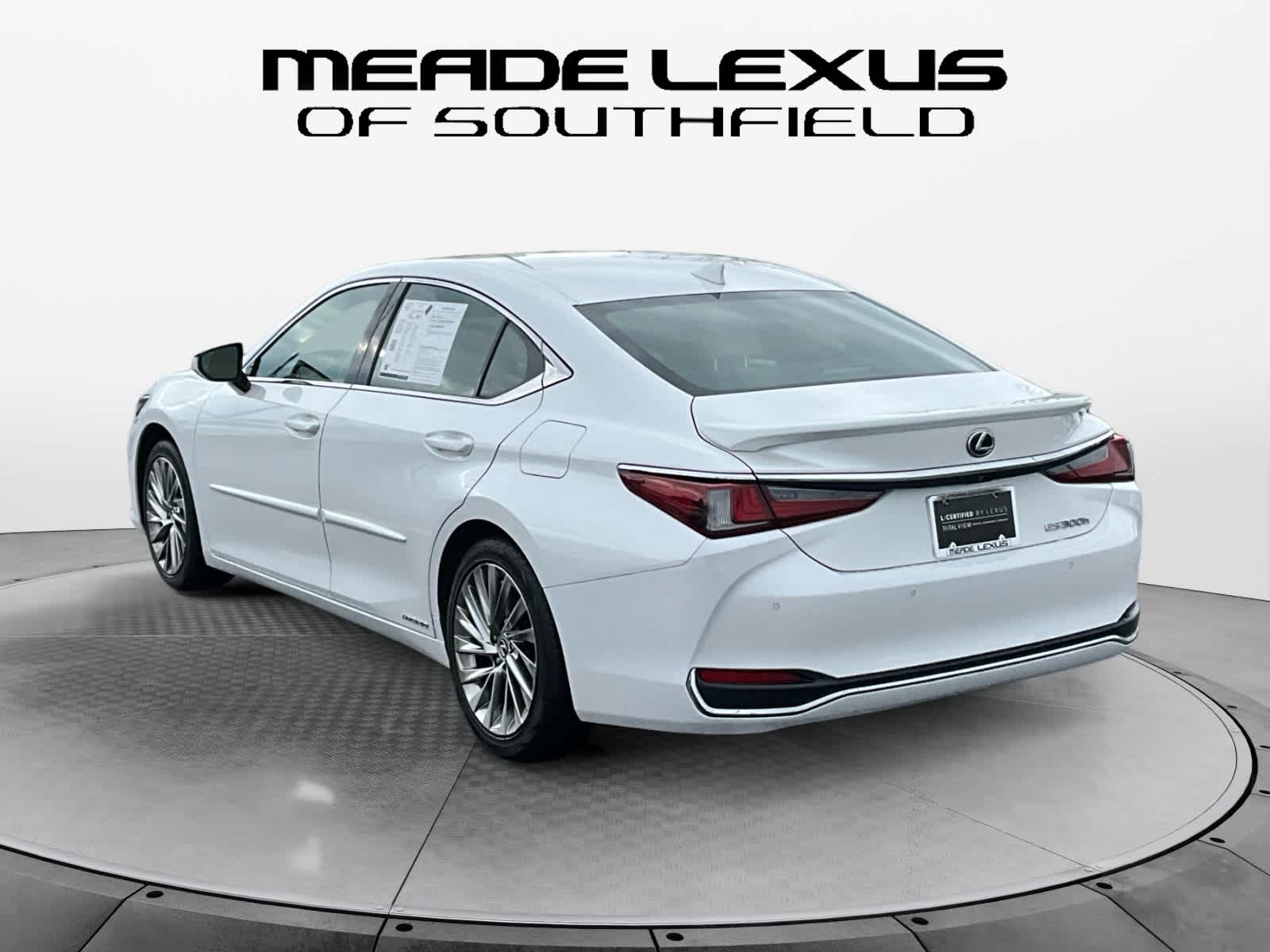 2022 Lexus ES 300h Luxury