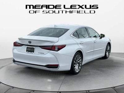 2022 Lexus ES 300h Luxury