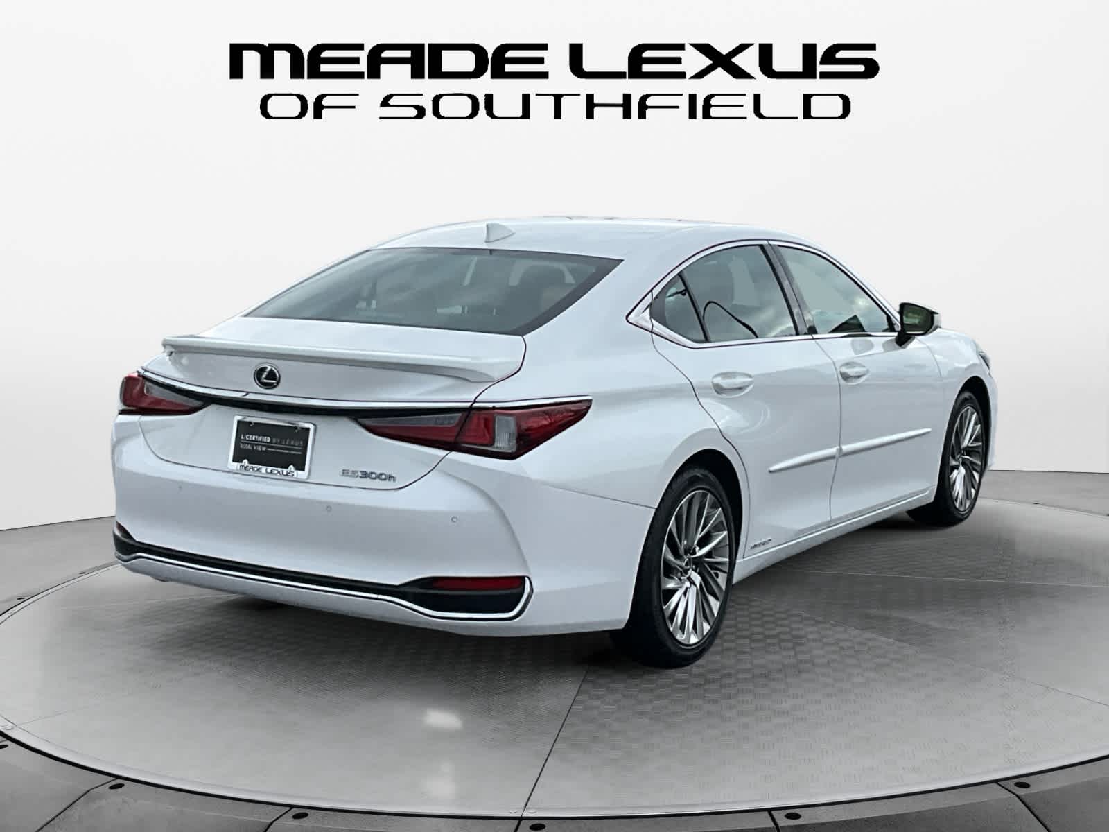 2022 Lexus ES 300h Luxury