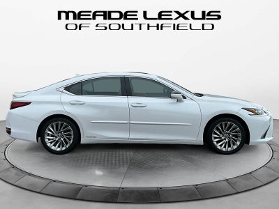 2022 Lexus ES 300h Luxury