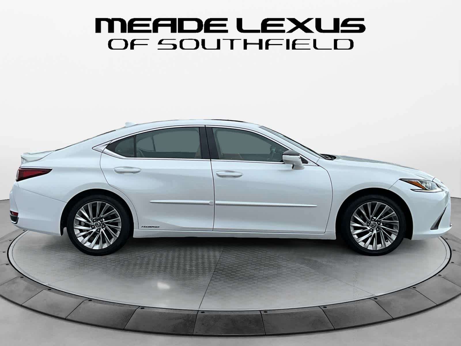 2022 Lexus ES 300h Luxury