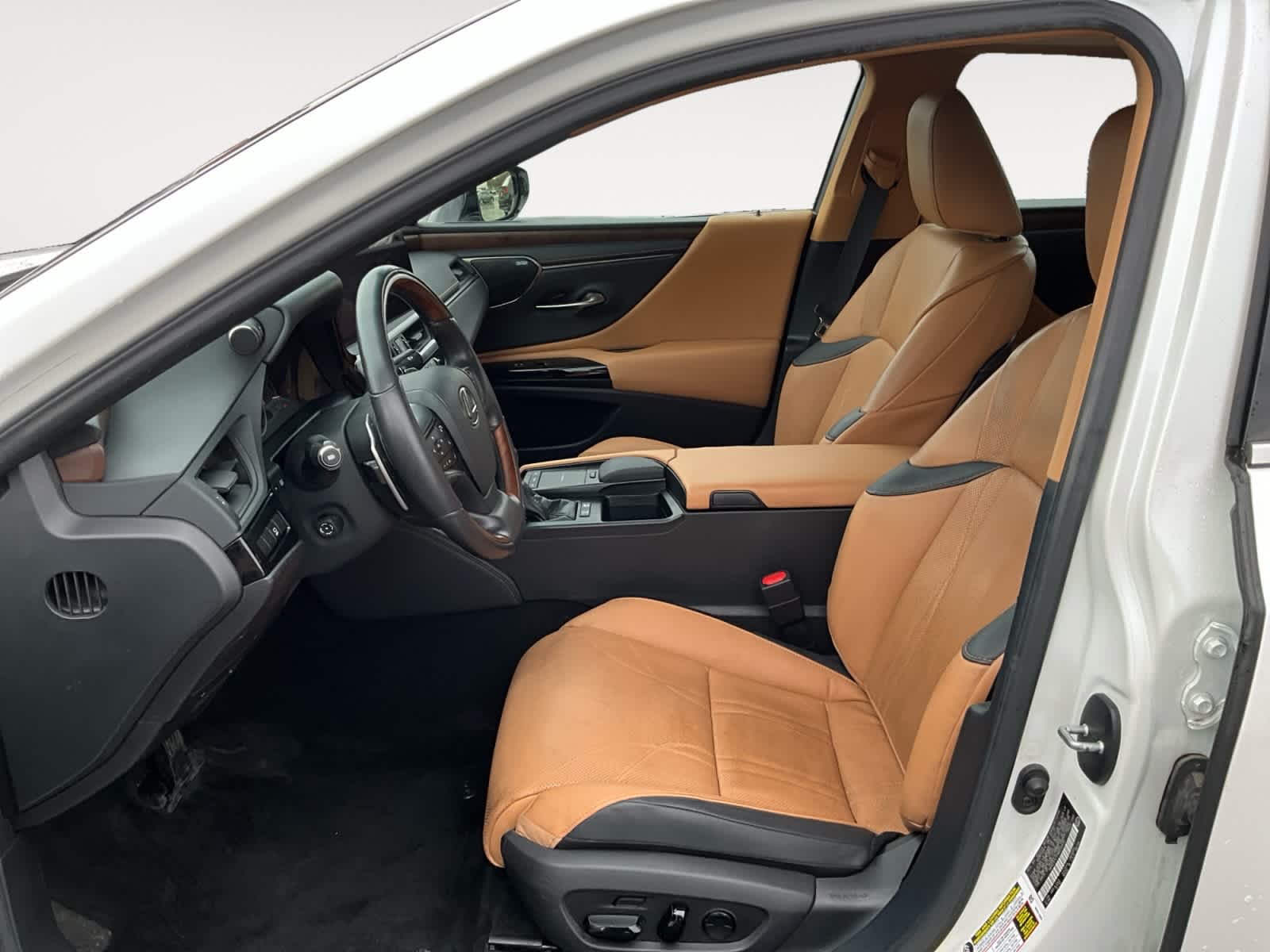 2022 Lexus ES 300h Luxury