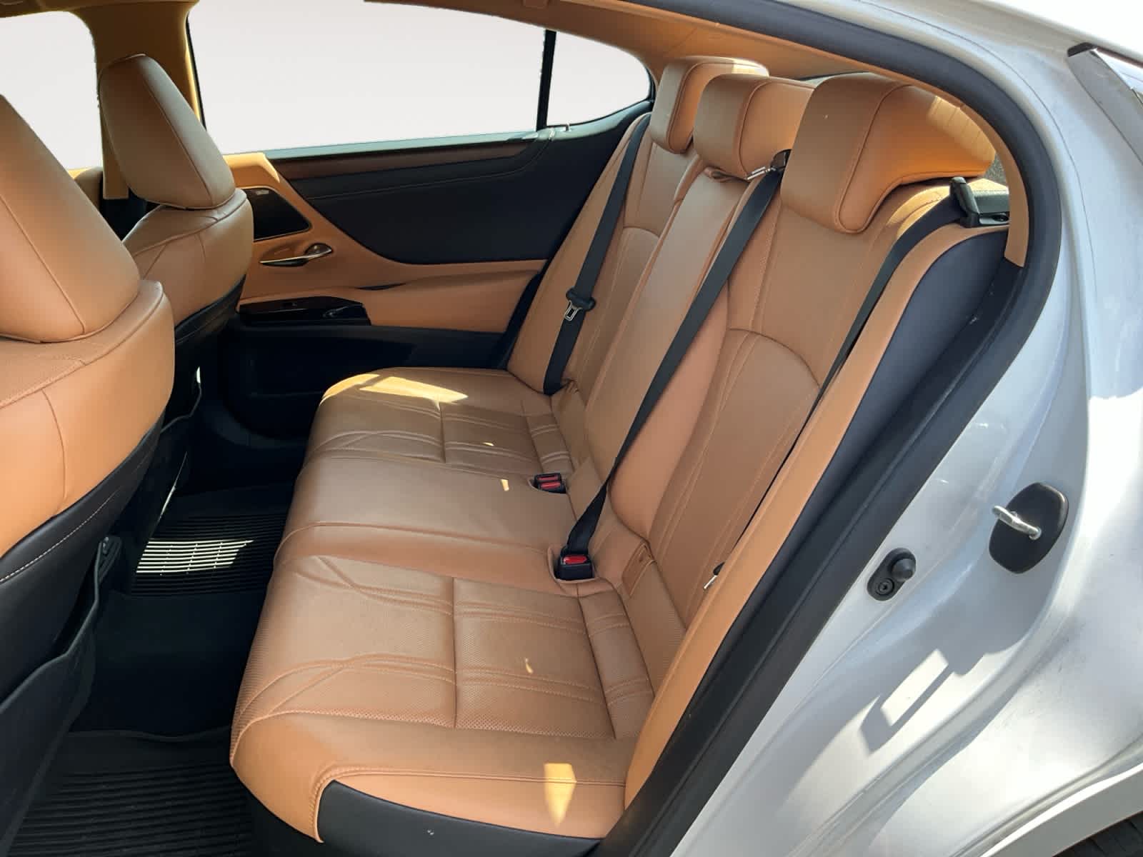 2022 Lexus ES 300h Luxury