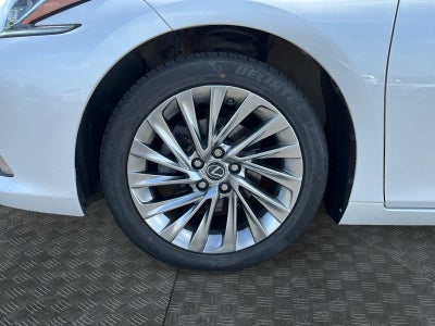 2022 Lexus ES 300h Luxury