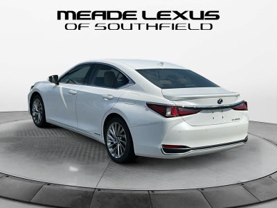 2022 Lexus ES 300h Luxury