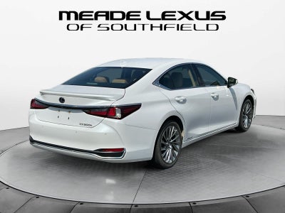 2022 Lexus ES 300h Luxury