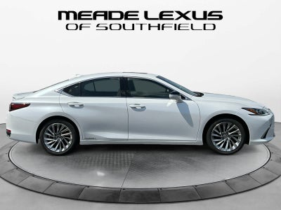 2022 Lexus ES 300h Luxury