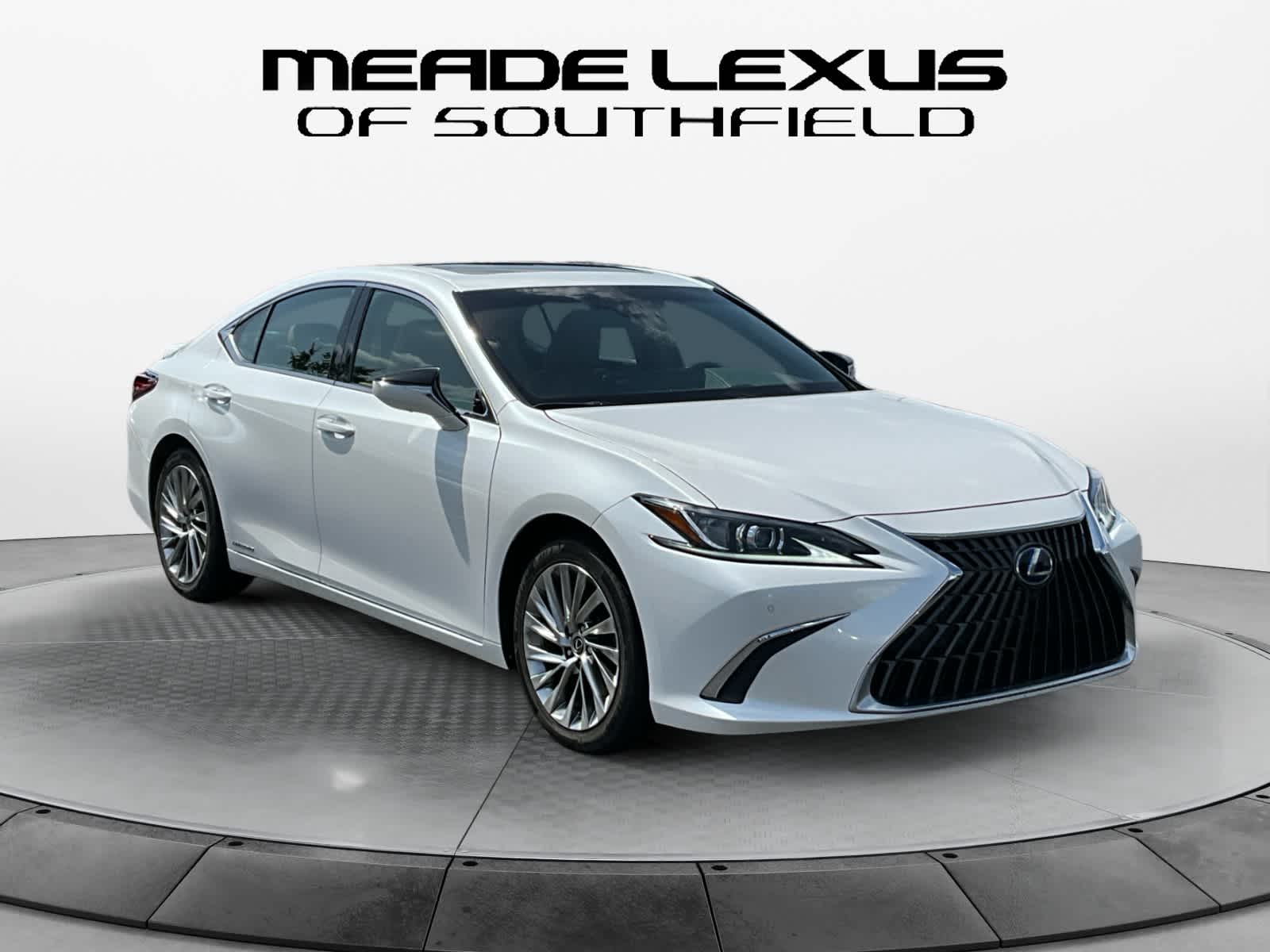 2022 Lexus ES 300h Luxury