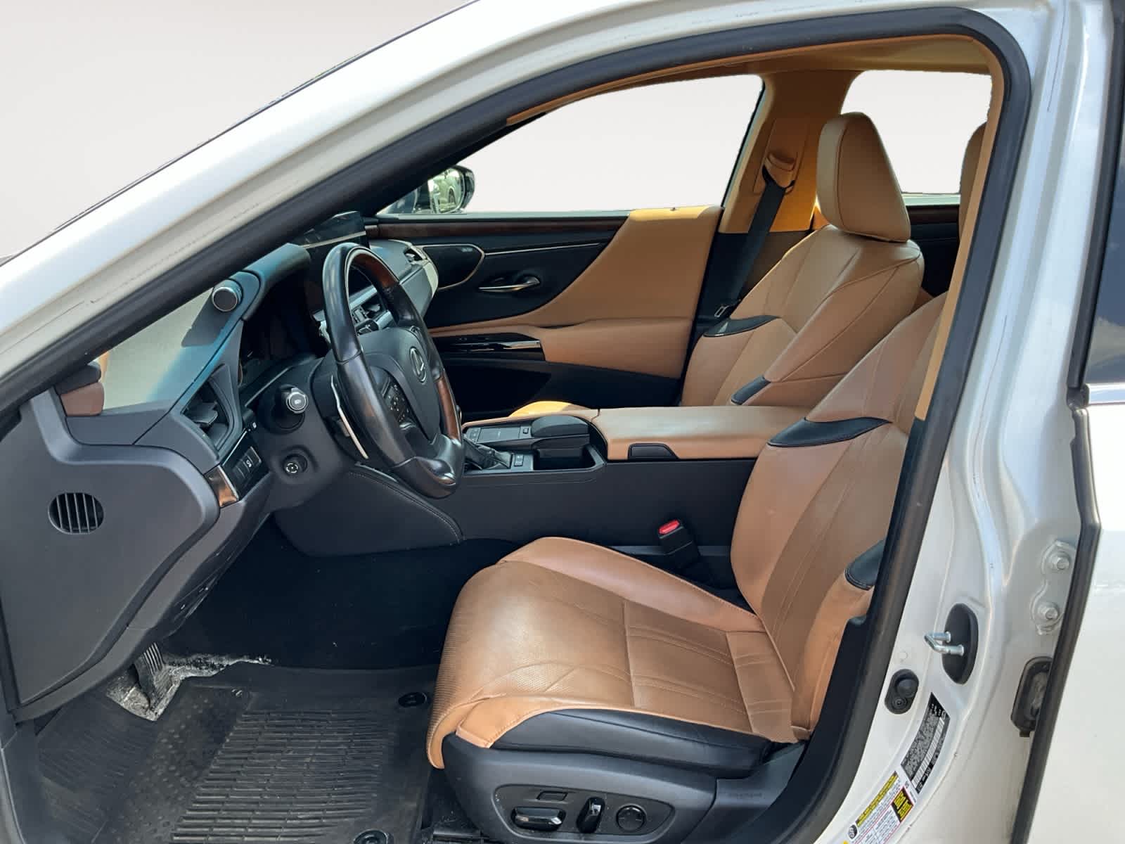 2022 Lexus ES 300h Luxury