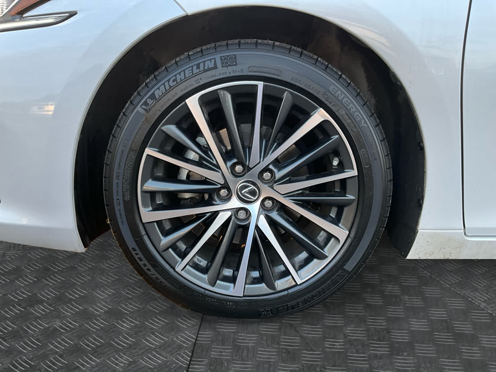 2023 Lexus ES Luxury