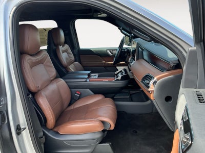2022 Lincoln Navigator L Reserve