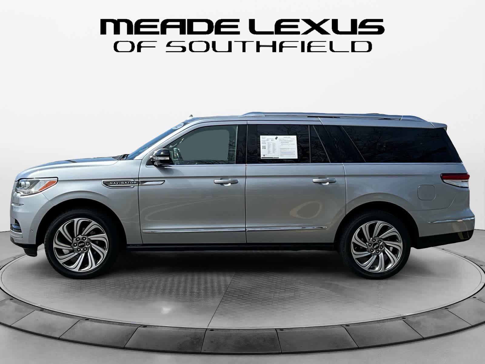 2022 Lincoln Navigator L Reserve