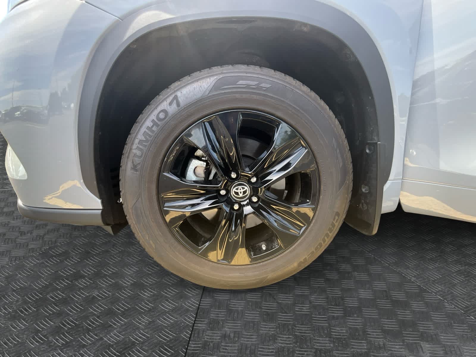 2023 Toyota Highlander Hybrid Bronze Edition