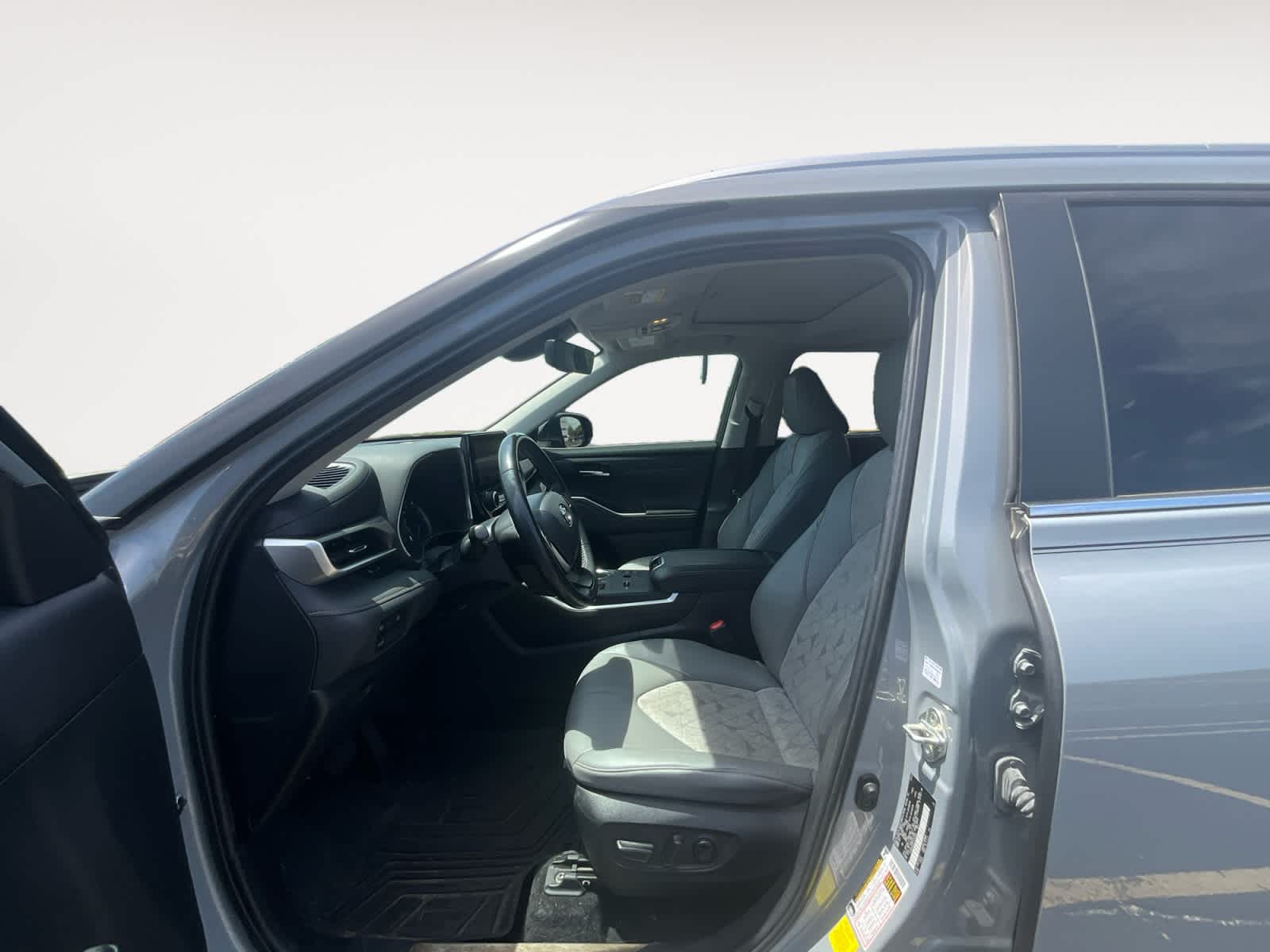 2023 Toyota Highlander Hybrid Bronze Edition