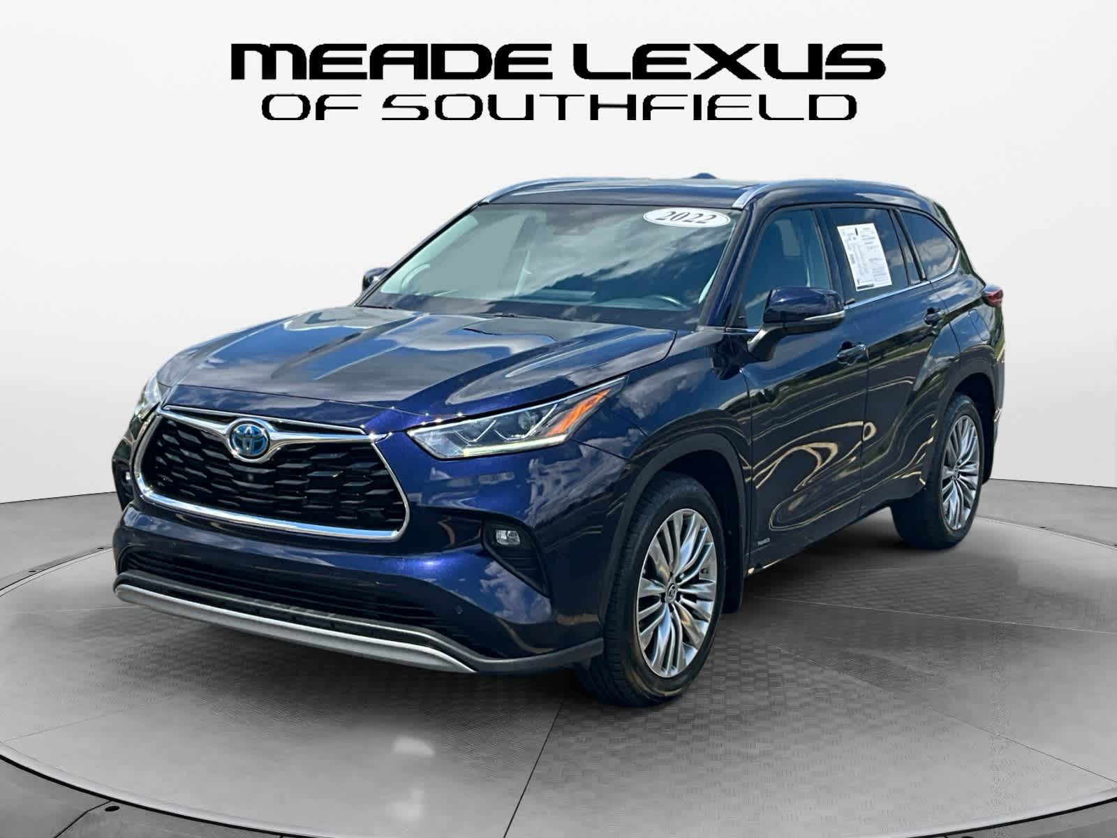 2022 Toyota Highlander Hybrid Platinum