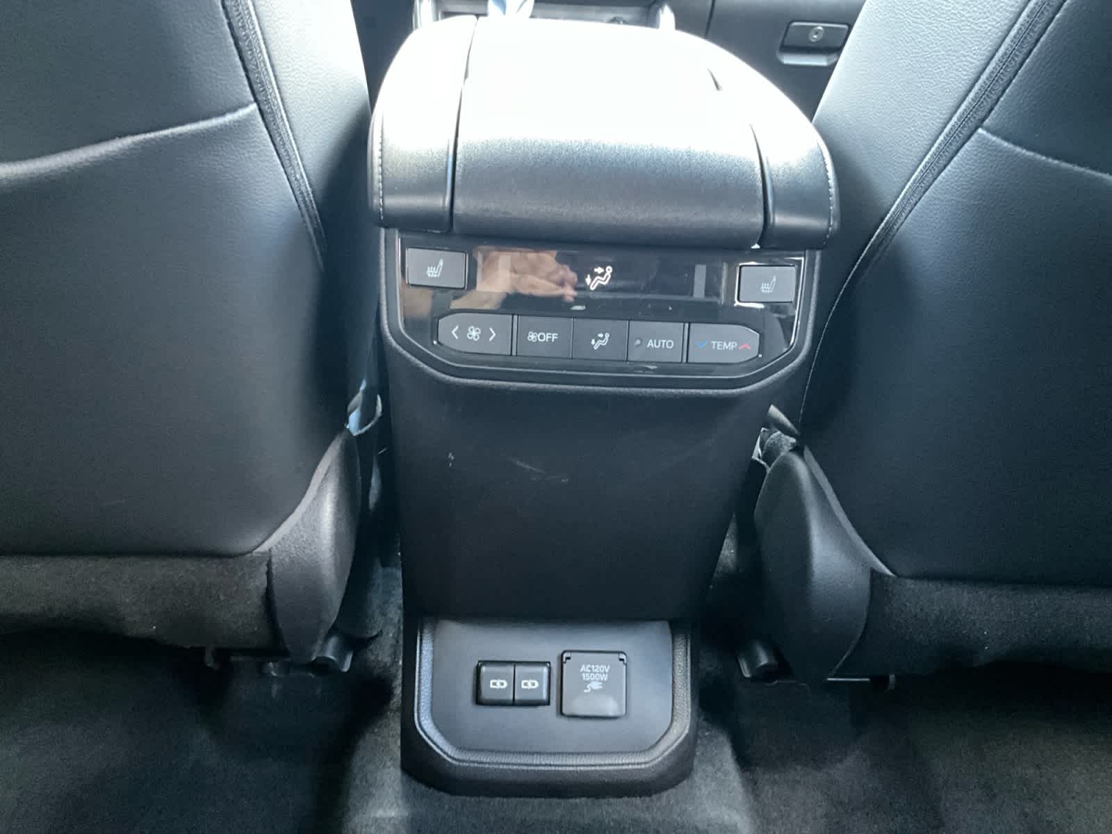 2022 Toyota Highlander Hybrid Platinum