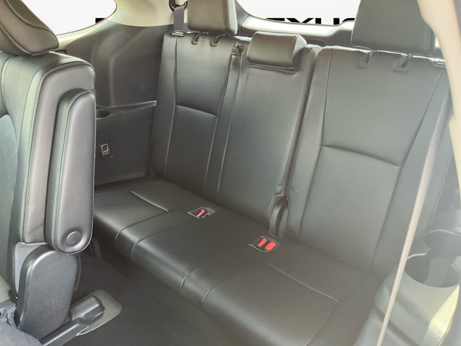 2022 Toyota Highlander Hybrid Platinum