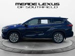 2022 Toyota Highlander Hybrid Platinum