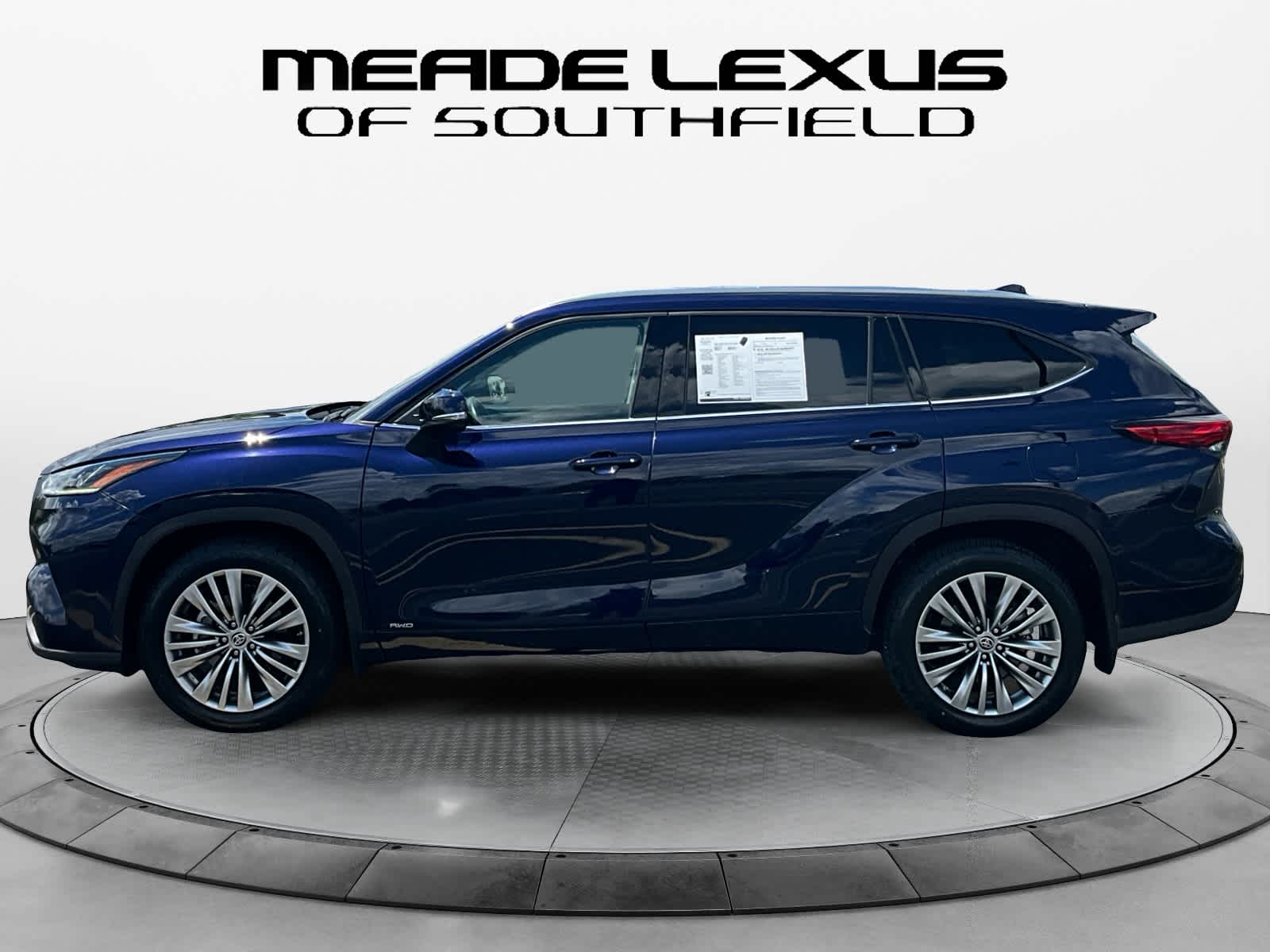 2022 Toyota Highlander Hybrid Platinum