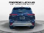 2022 Toyota Highlander Hybrid Platinum