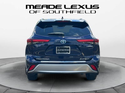2022 Toyota Highlander Hybrid Platinum