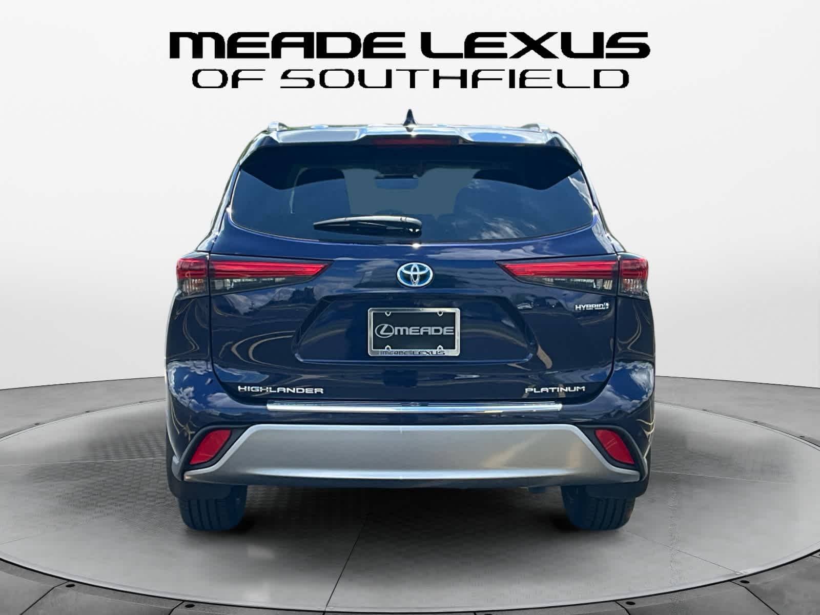2022 Toyota Highlander Hybrid Platinum