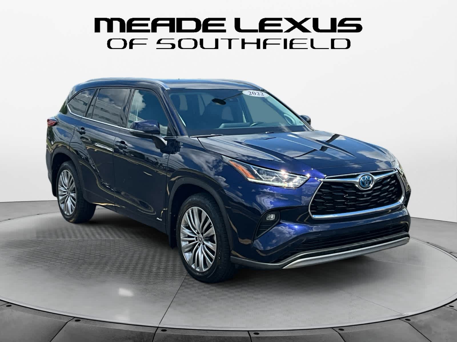 2022 Toyota Highlander Hybrid Platinum