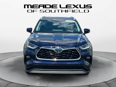 2022 Toyota Highlander Hybrid Platinum