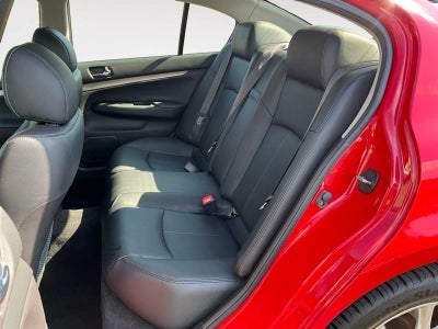 2011 INFINITI G37 Sedan x
