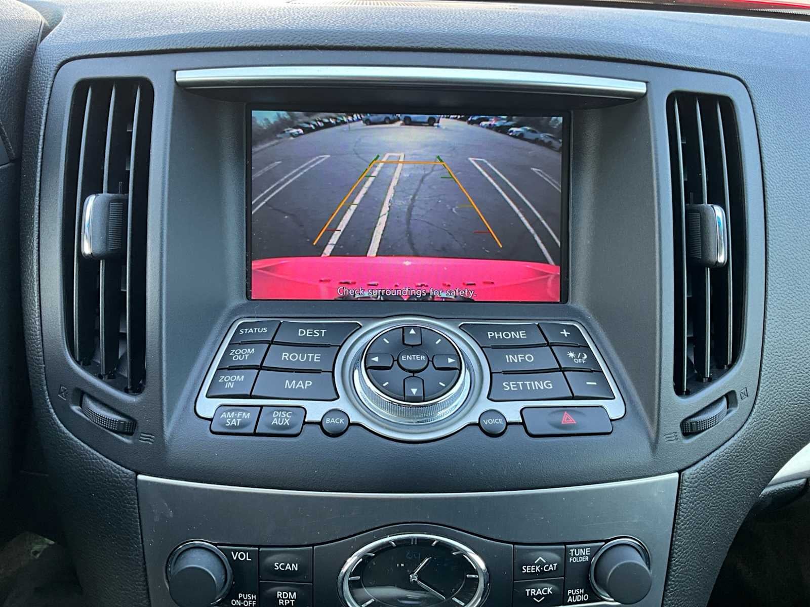 2011 INFINITI G37 Sedan x