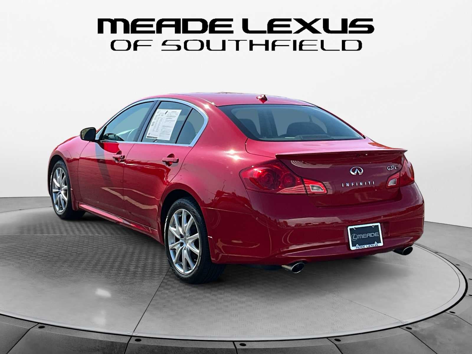 2011 INFINITI G37 Sedan x