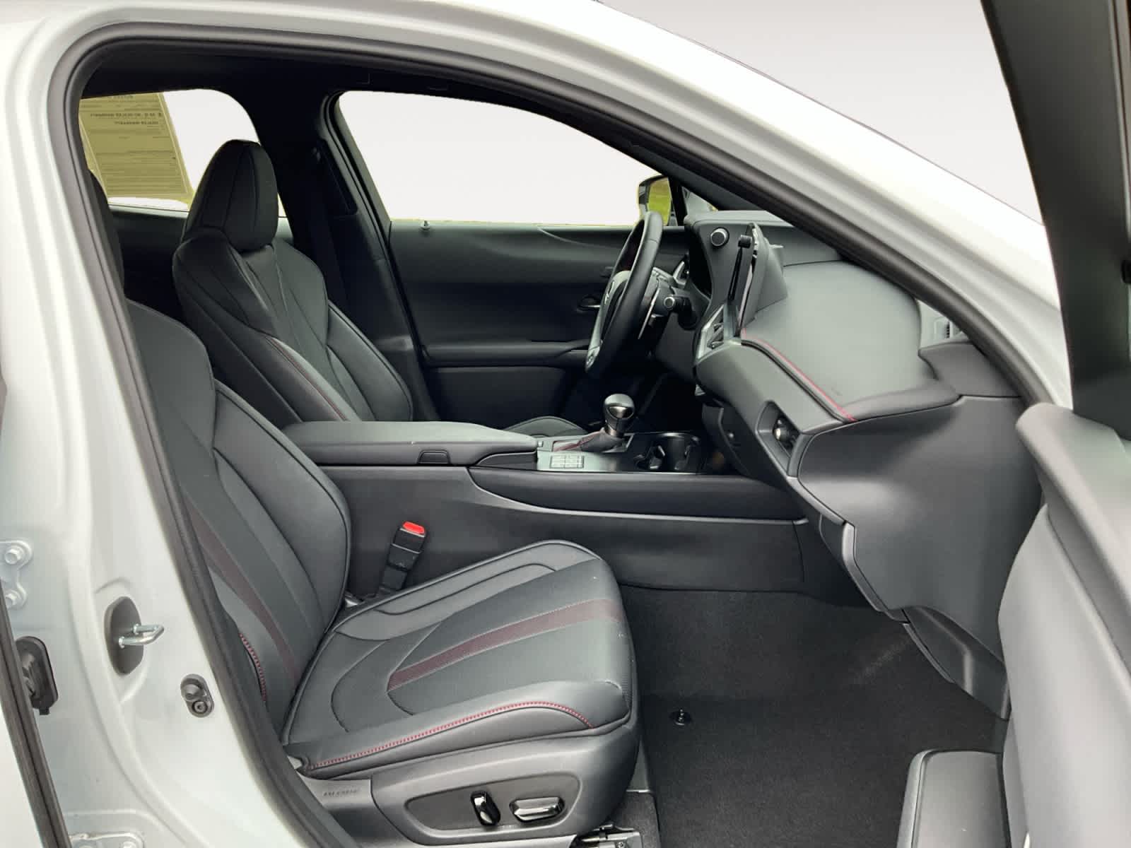 2024 Lexus UX 250h F SPORT Handling