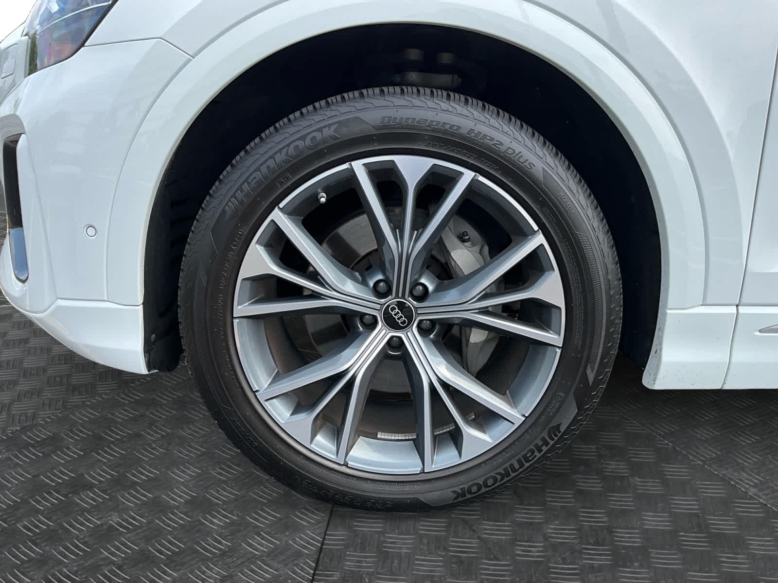 2025 Audi Q8 Premium