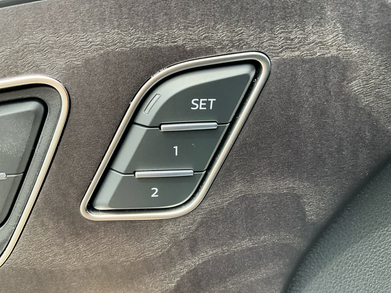 2025 Audi Q8 Premium