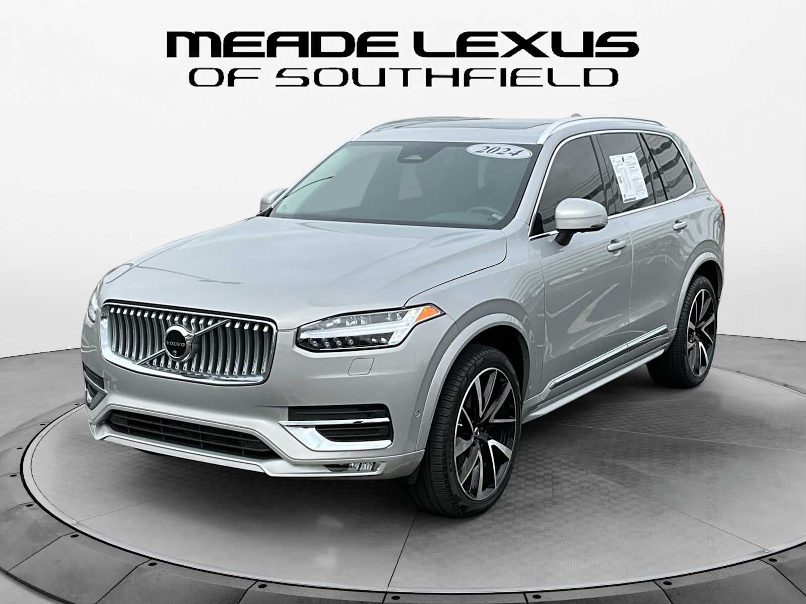 2024 Volvo XC90 Plus Bright Theme