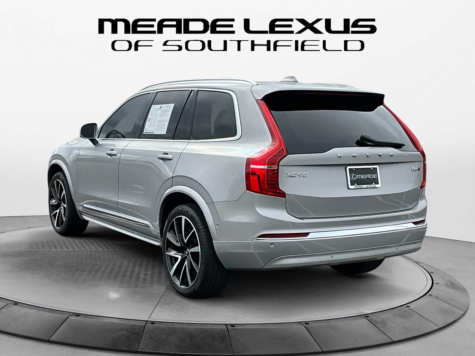 2024 Volvo XC90 Plus Bright Theme