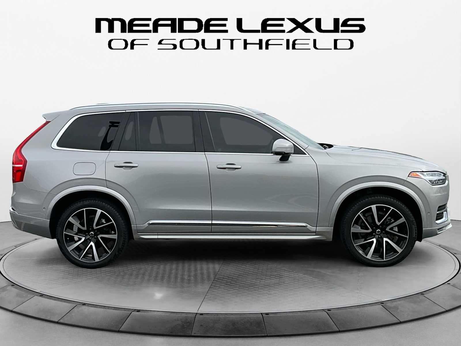 2024 Volvo XC90 Plus Bright Theme