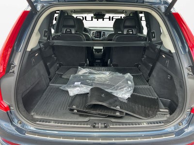 2022 Volvo XC90 Momentum