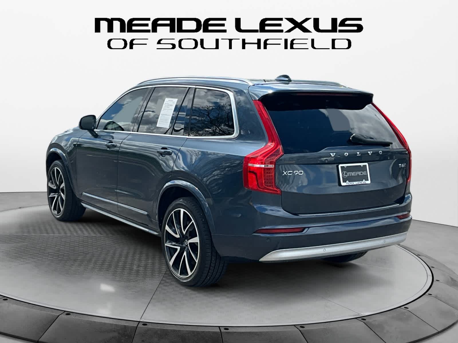 2022 Volvo XC90 Momentum