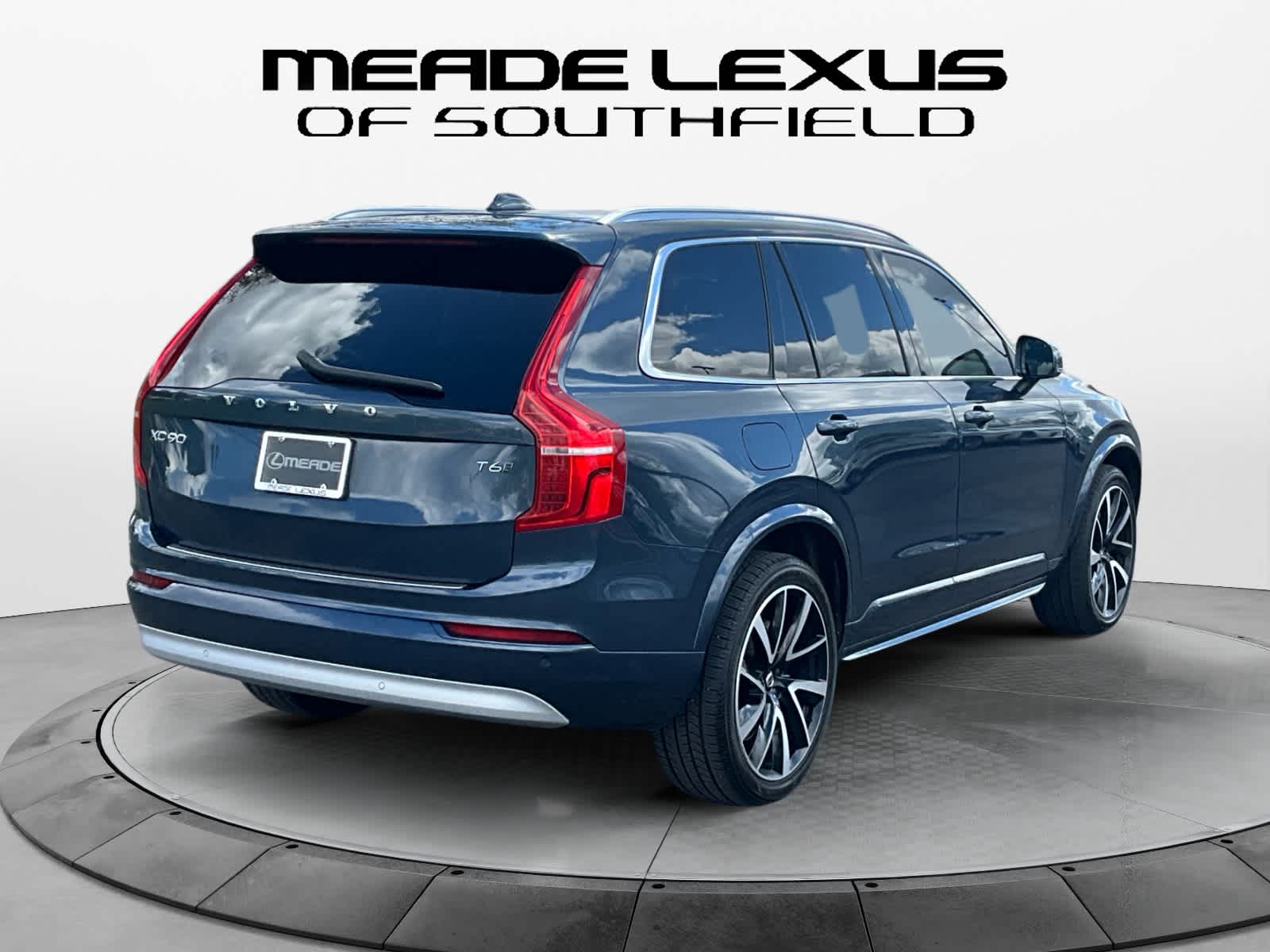 2022 Volvo XC90 Momentum