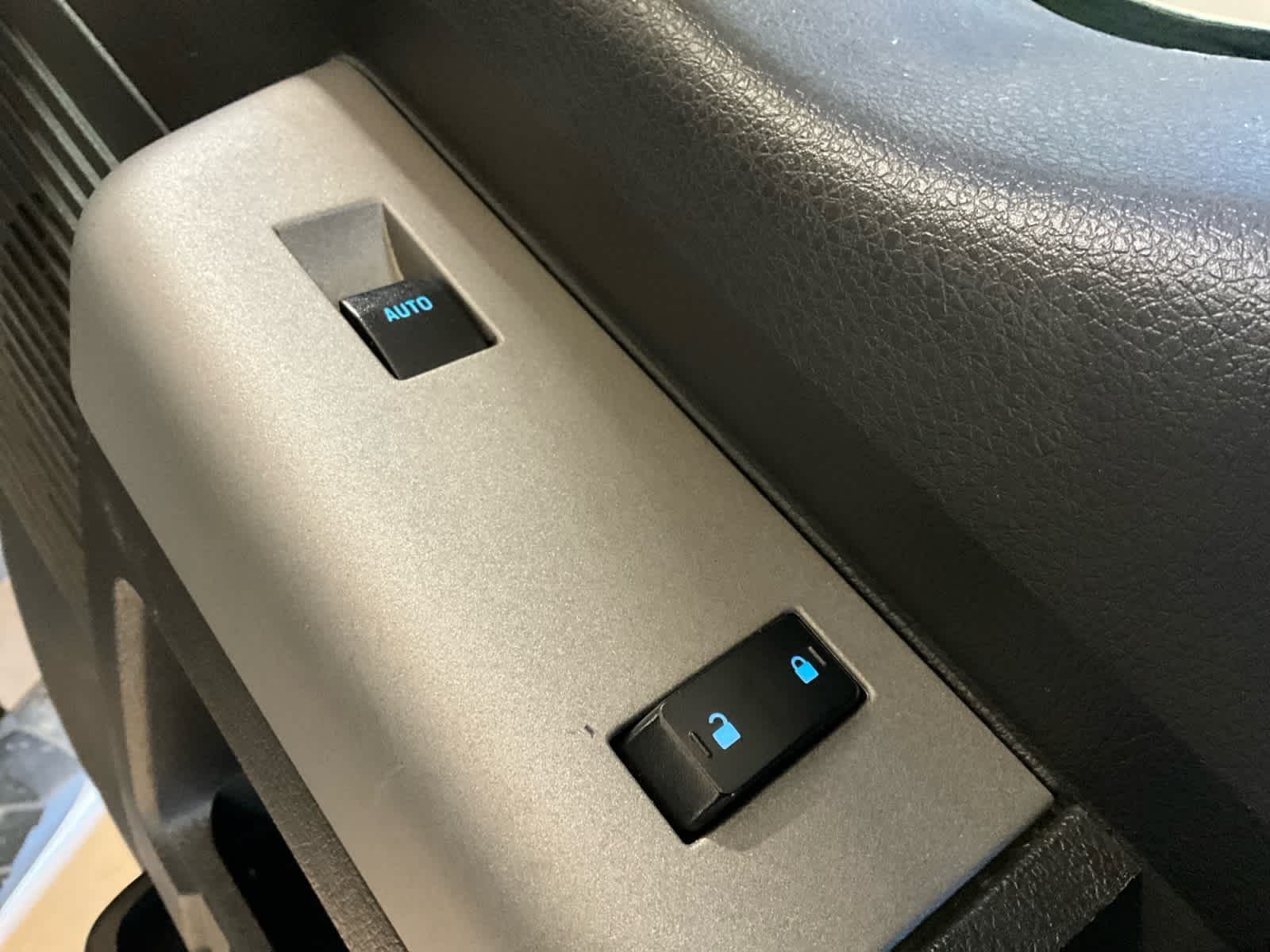 2014 Ford Super Duty F-350 DRW Pickup Lariat