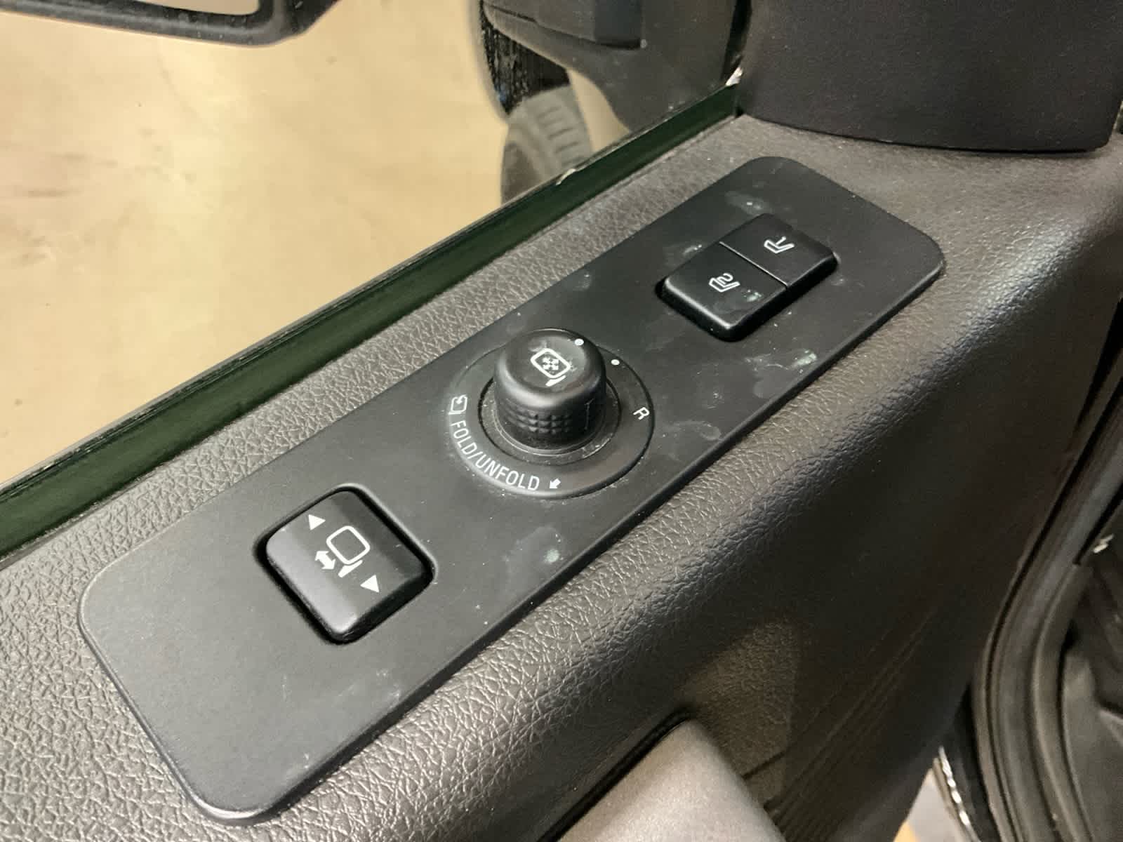 2014 Ford Super Duty F-350 DRW Pickup Lariat