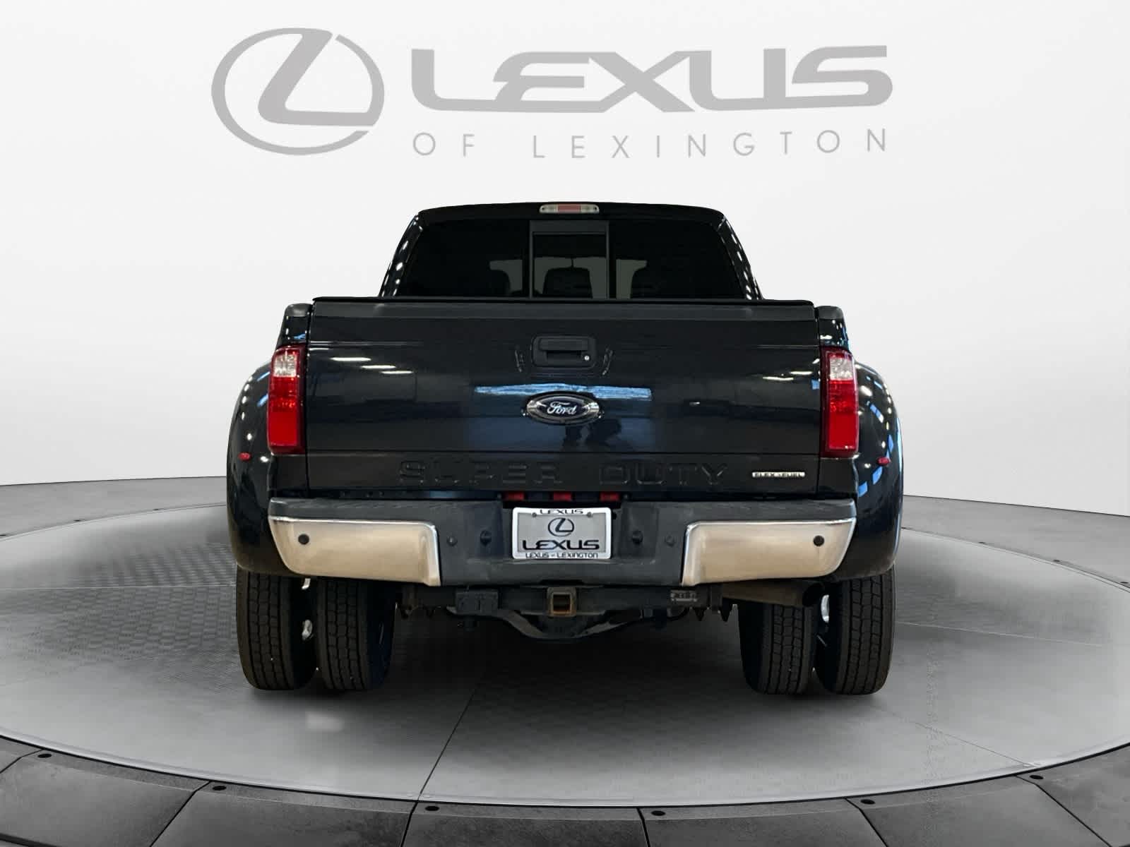 2014 Ford Super Duty F-350 DRW Pickup Lariat